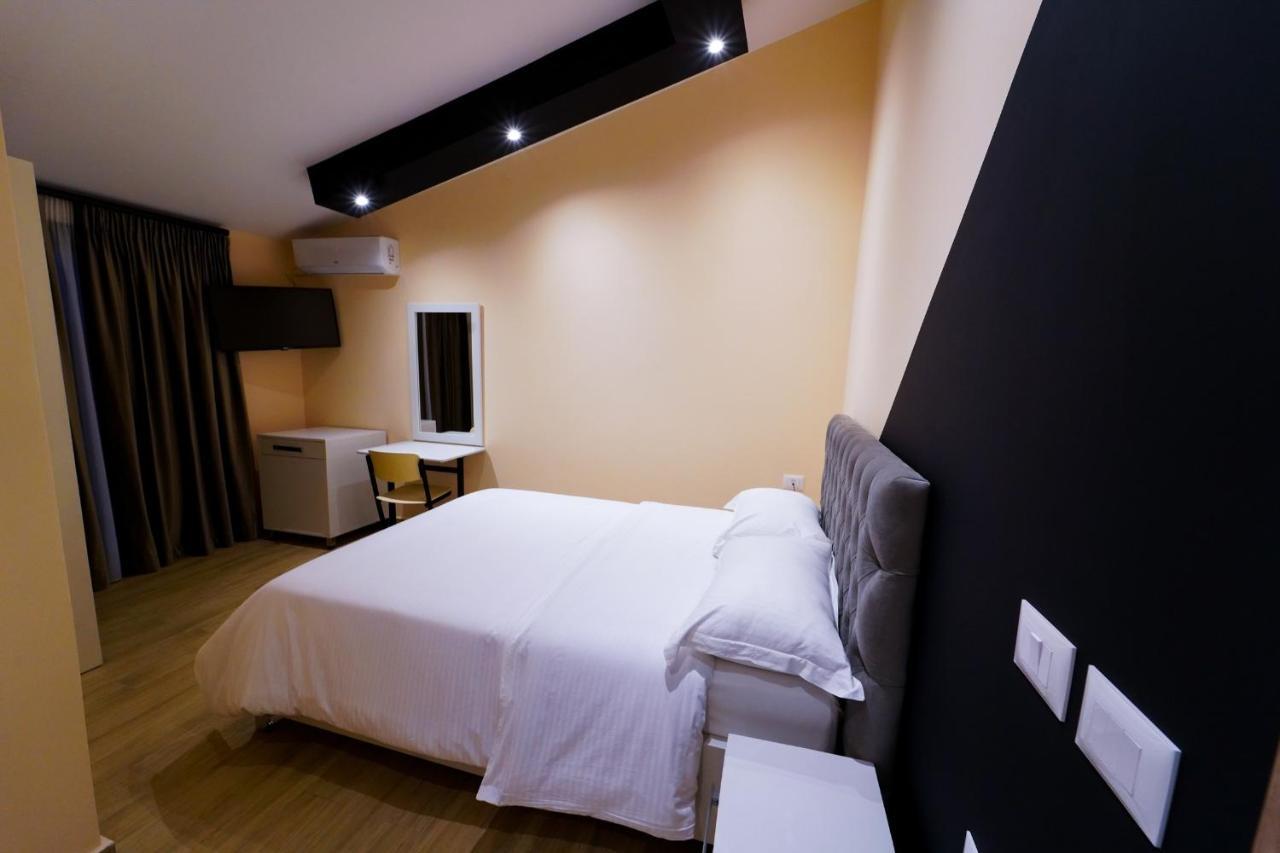 Sr99 Hotel Tirana Exterior photo